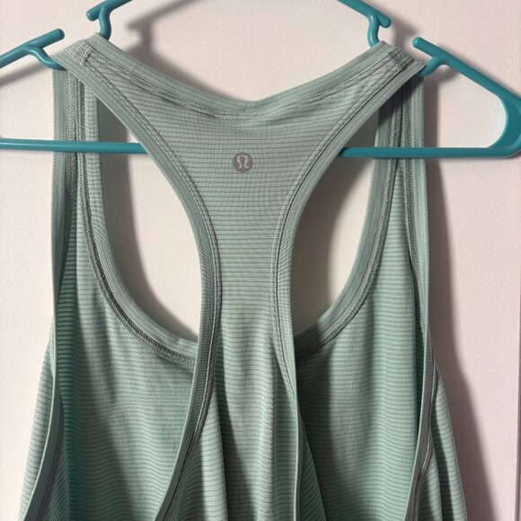 Lululemon Swiftly Tech Racerback Tank Top 2.0 Waist Length size 14 Mint - Picture 3 of 4
